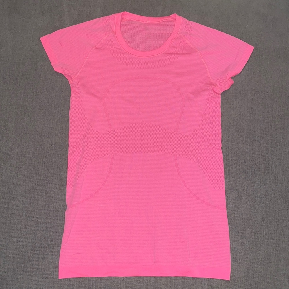 Lululemon pink short sleeve swiftly top